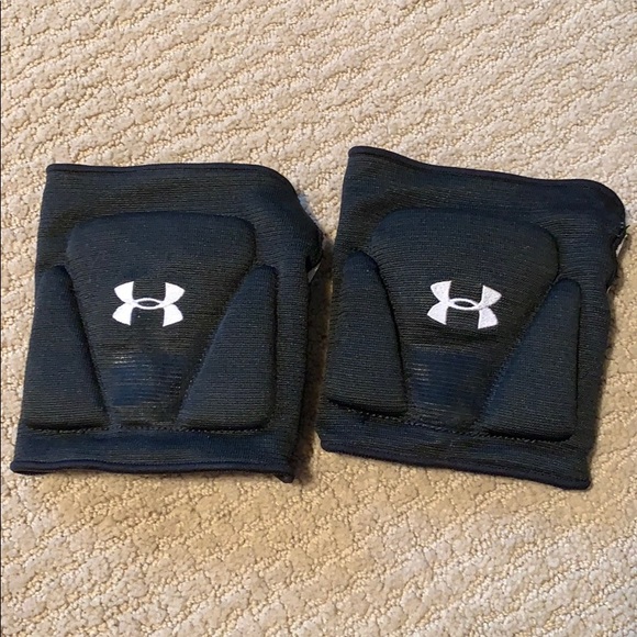 Under Armor Adult Strive 2.0 Volleyball Knee Pads - Picture 1 of 3